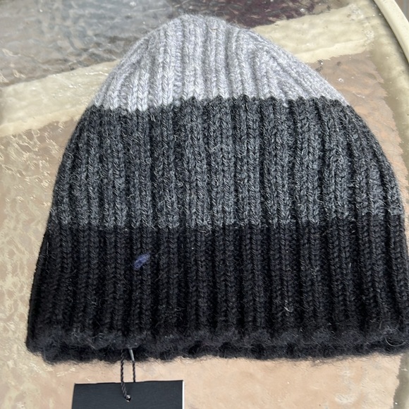 🦋HOST PICK🦋Canada Goose MACKIE Men’s ski hat, wool and sterling - Picture 4 of 5